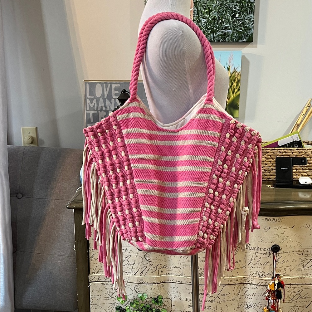 NO BOUNDARIES STRIPED FRINGED FABRIC WOVEN TOTE BAG BUBBLEGUM PINK